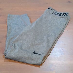 Nike Pro Dri-Fit Capri Leggings, Gray, Size L